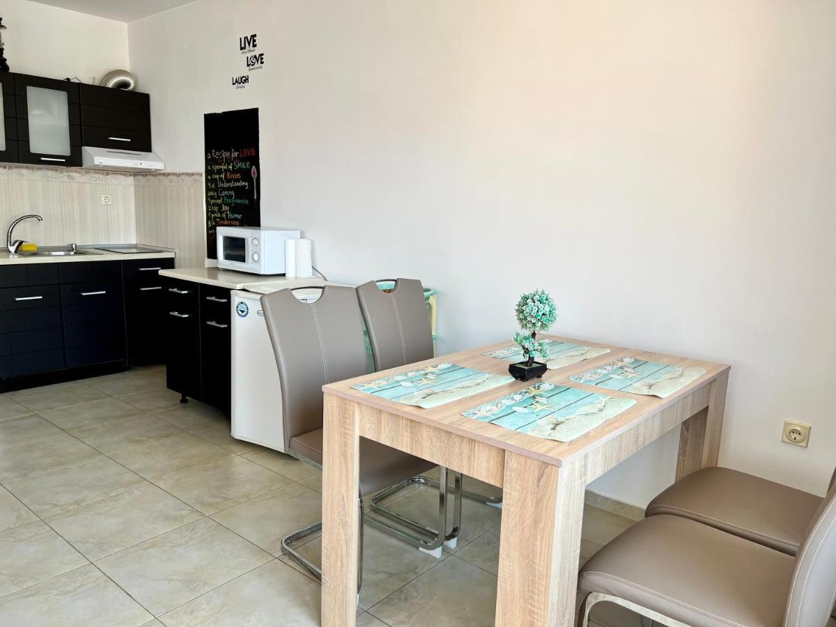Milos Apartments Πομόριε Εξωτερικό φωτογραφία